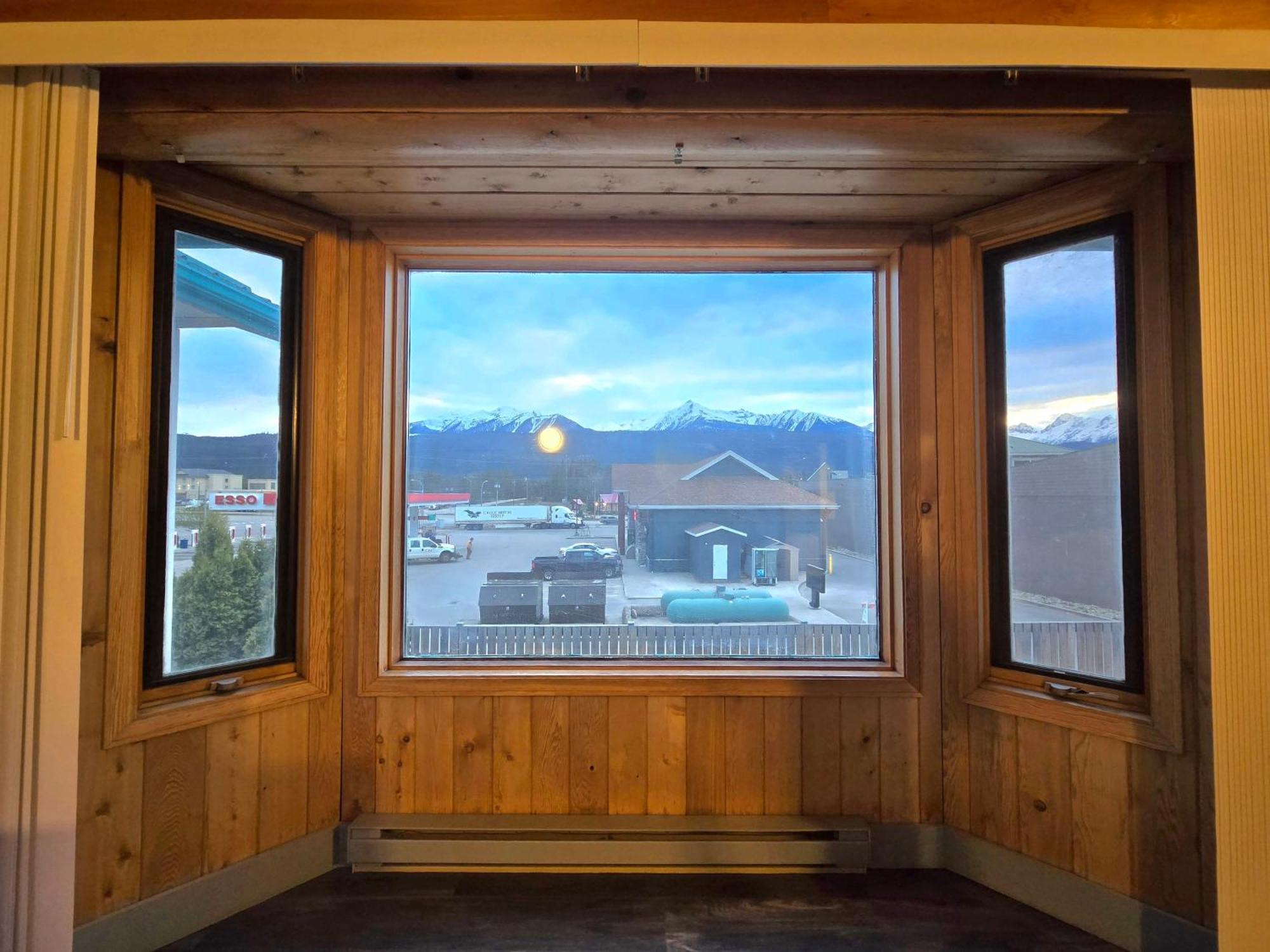 Alpine Inn Valemount Exterior foto