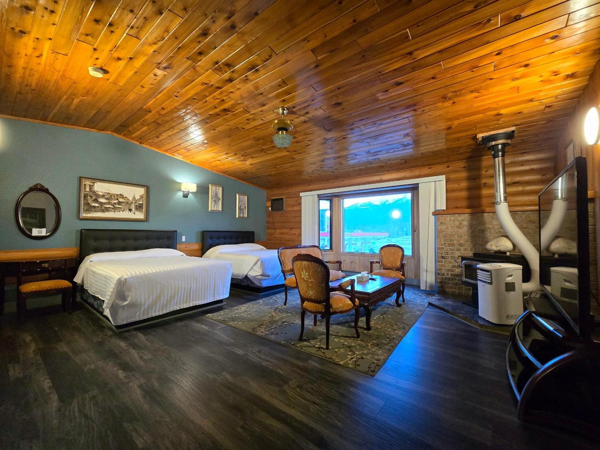 Alpine Inn Valemount Exterior foto
