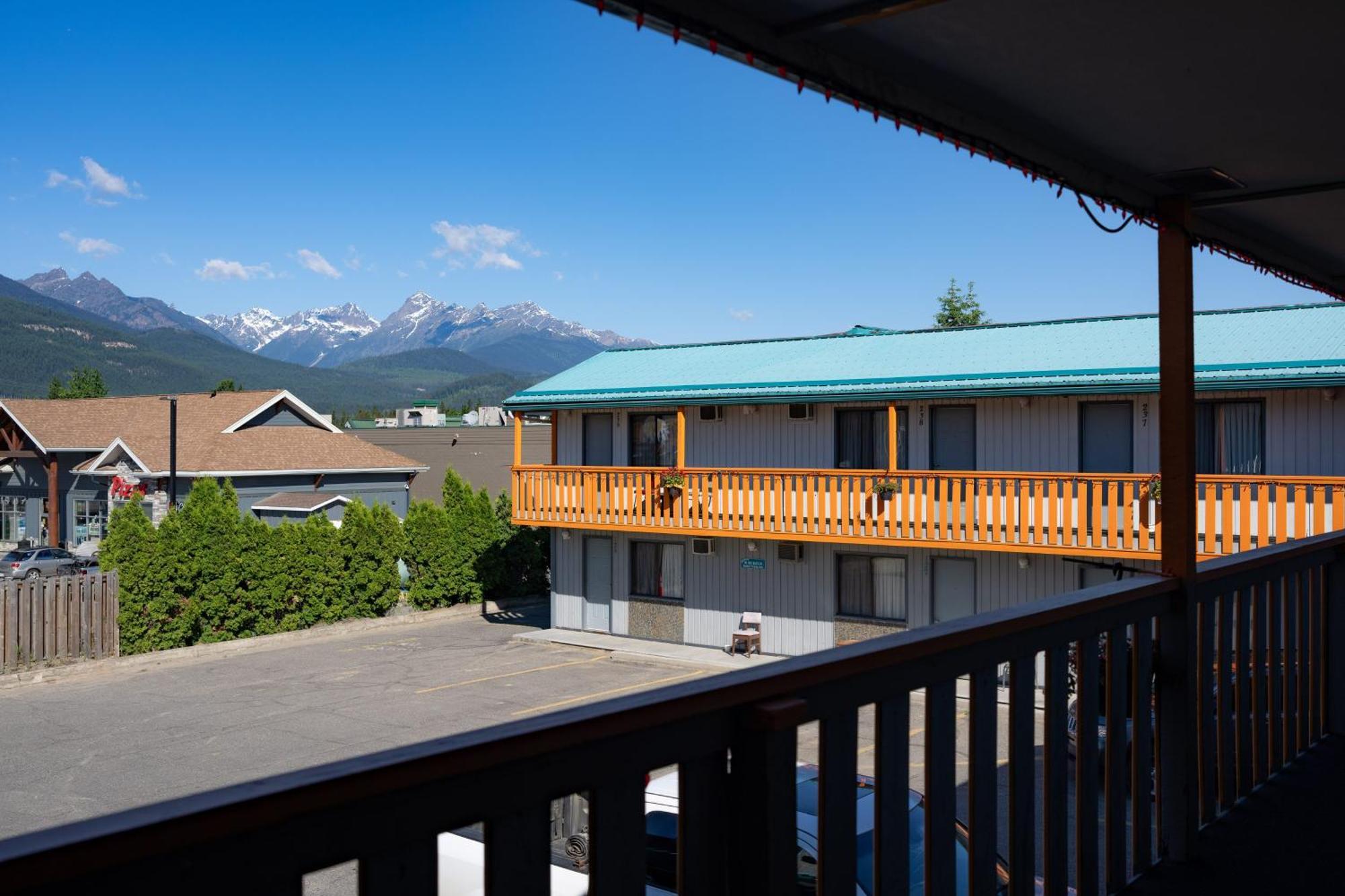 Alpine Inn Valemount Exterior foto