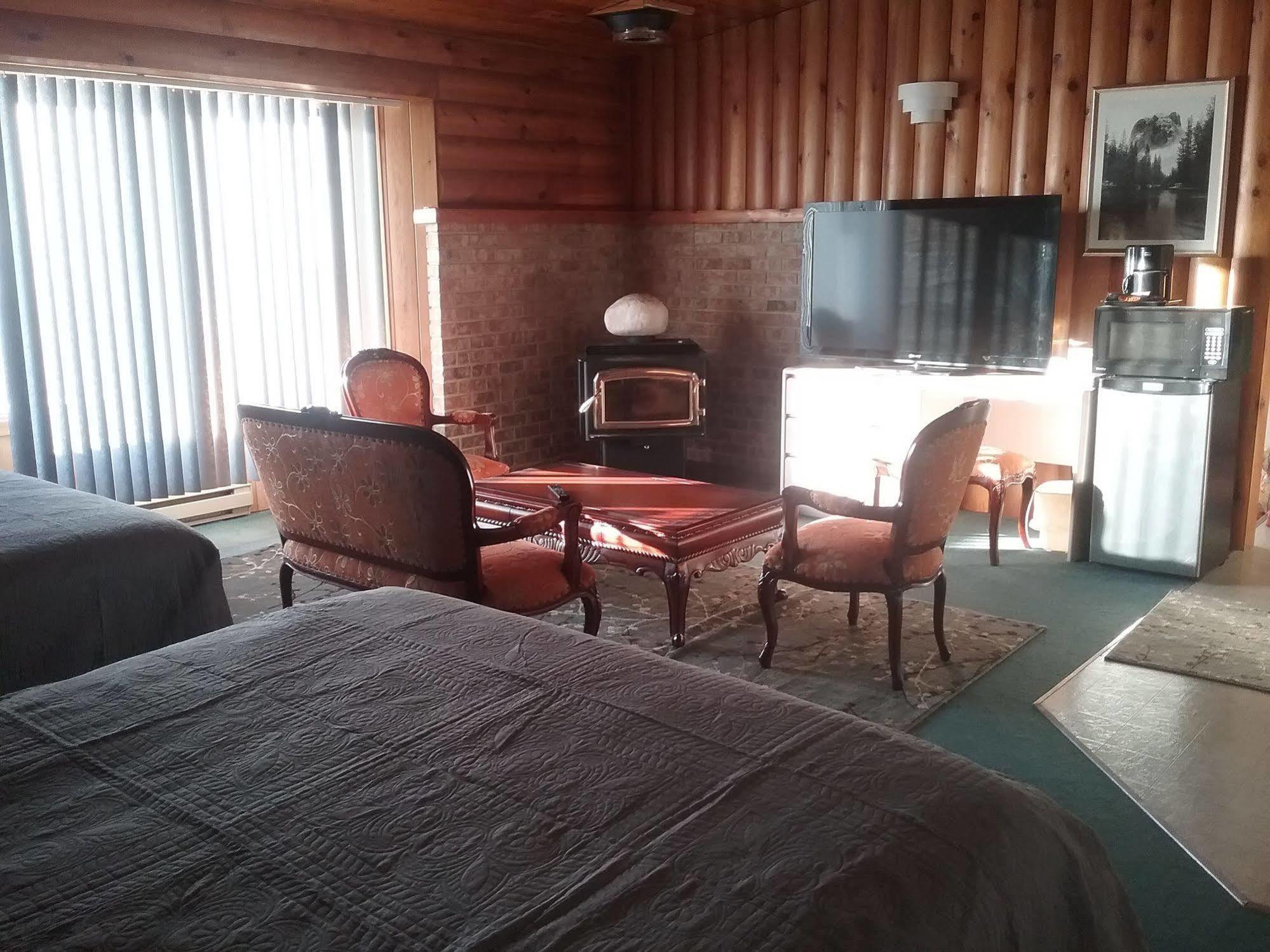 Alpine Inn Valemount Exterior foto